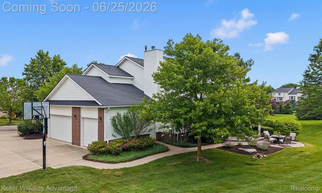 1270 Buckboard Circle South Lyon City MI 48178
