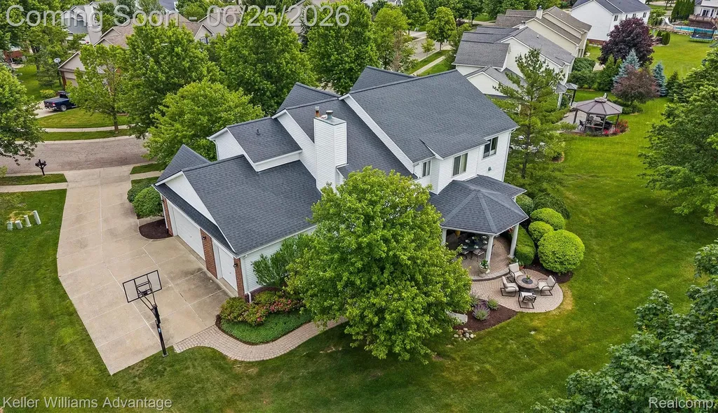 1270 Buckboard Circle South Lyon City MI 48178
