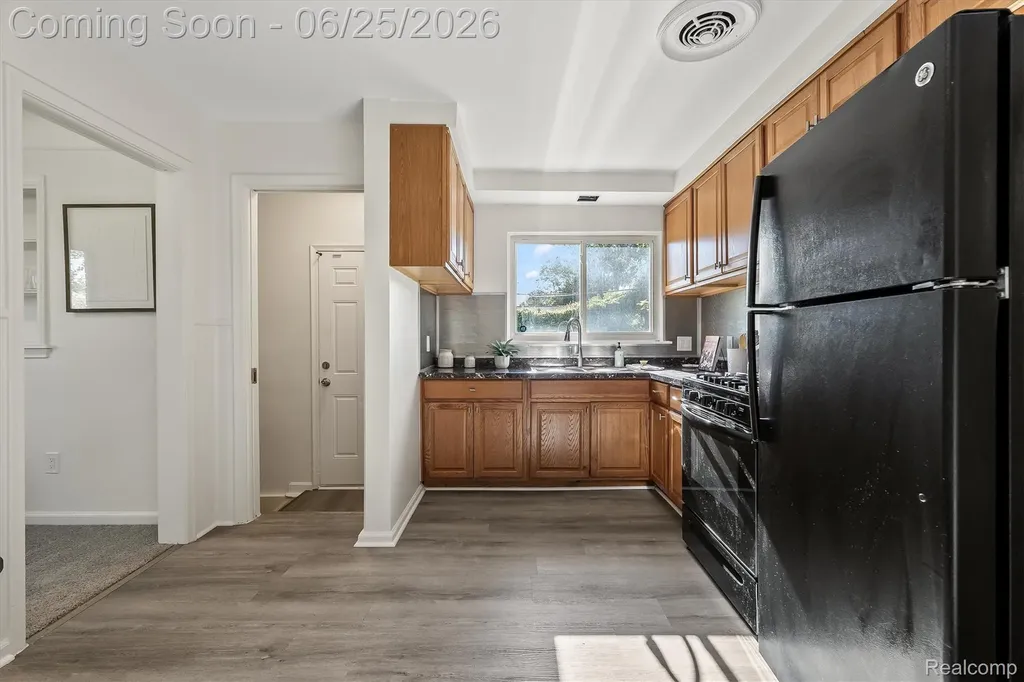 23520 Marlow Street Oak Park City MI 48237