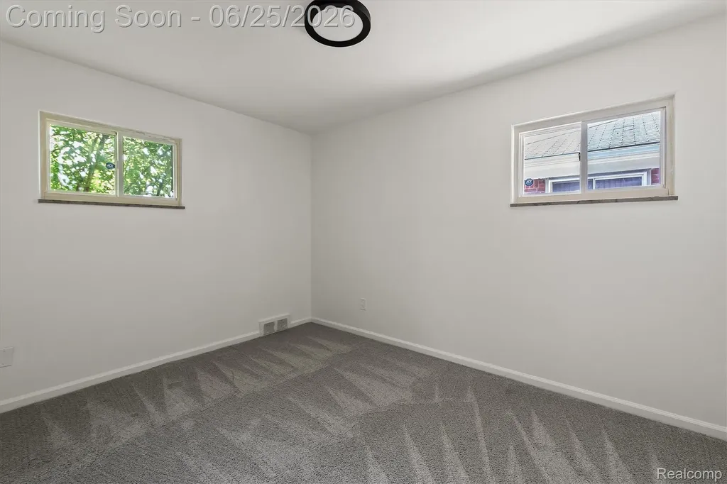 23520 Marlow Street Oak Park City MI 48237