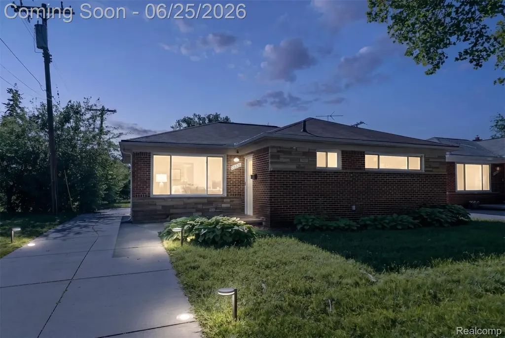 23520 Marlow Street Oak Park City MI 48237