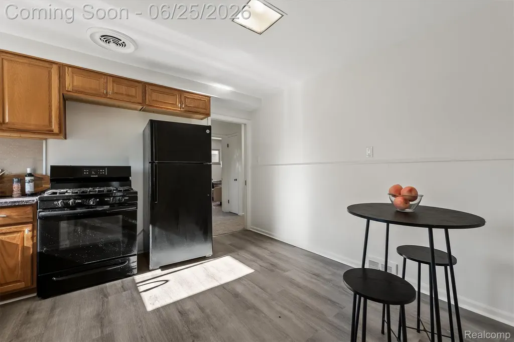 23520 Marlow Street Oak Park City MI 48237