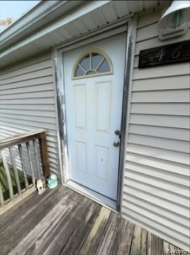 5465 Raymond Avenue Burton City MI 48509