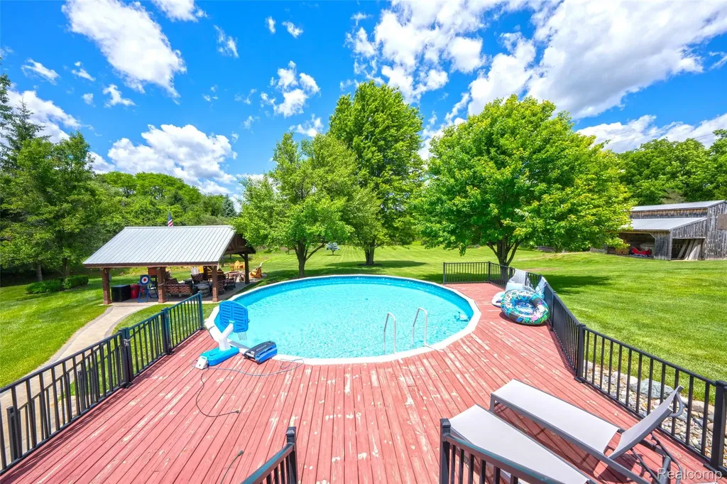 5233 Crawford Road Dryden Township MI 48428