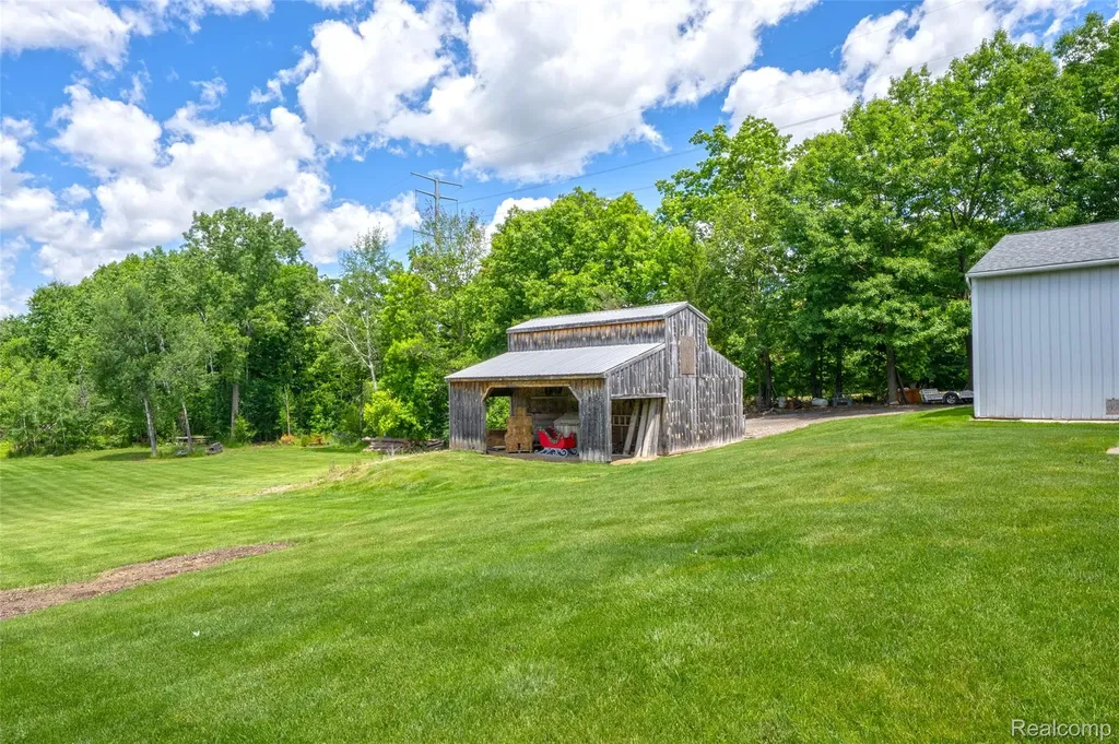 5233 Crawford Road Dryden Township MI 48428
