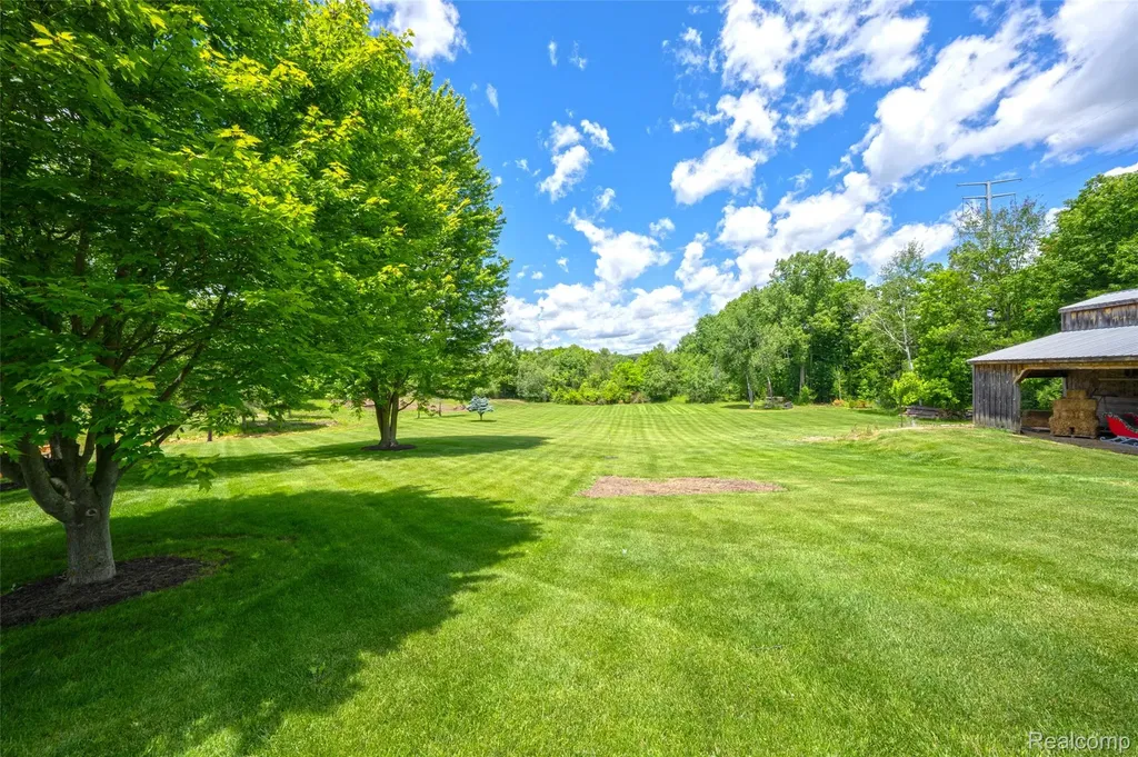 5233 Crawford Road Dryden Township MI 48428