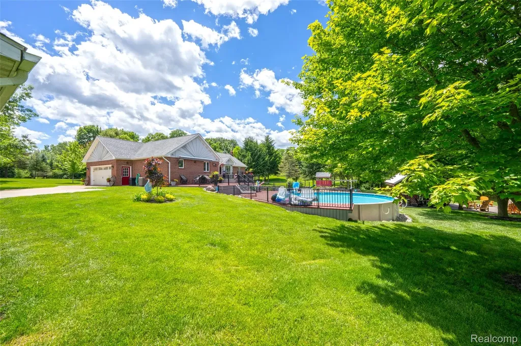 5233 Crawford Road Dryden Township MI 48428