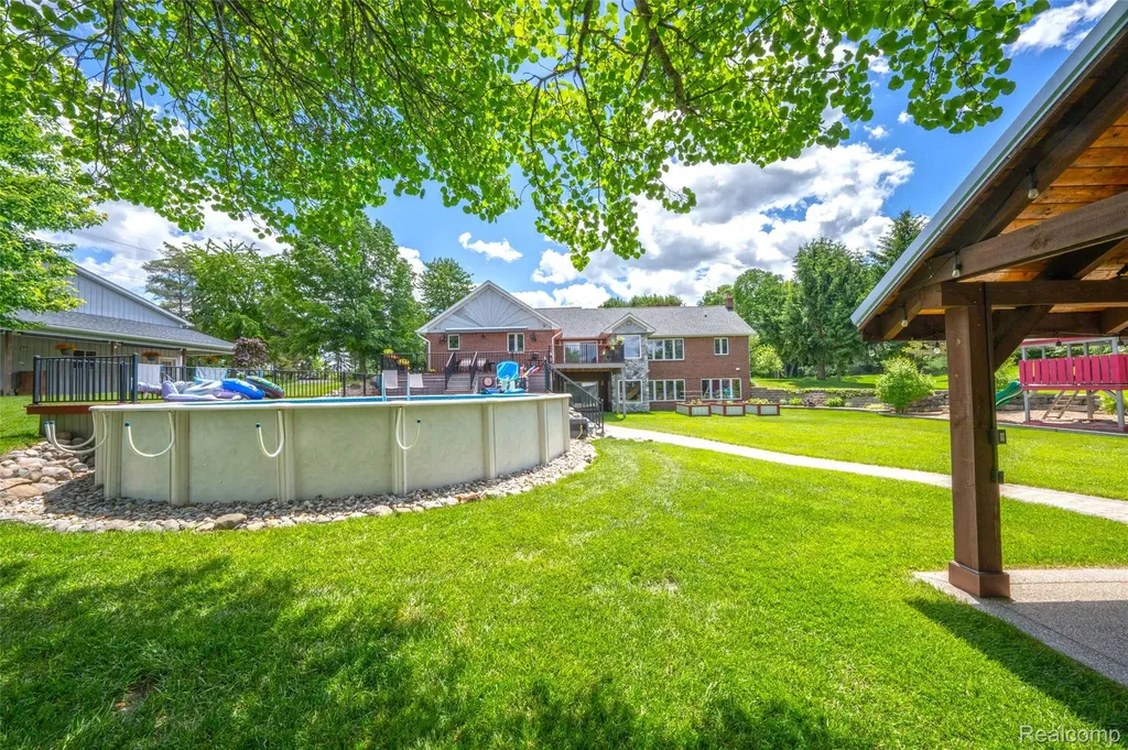 5233 Crawford Road Dryden Township MI 48428