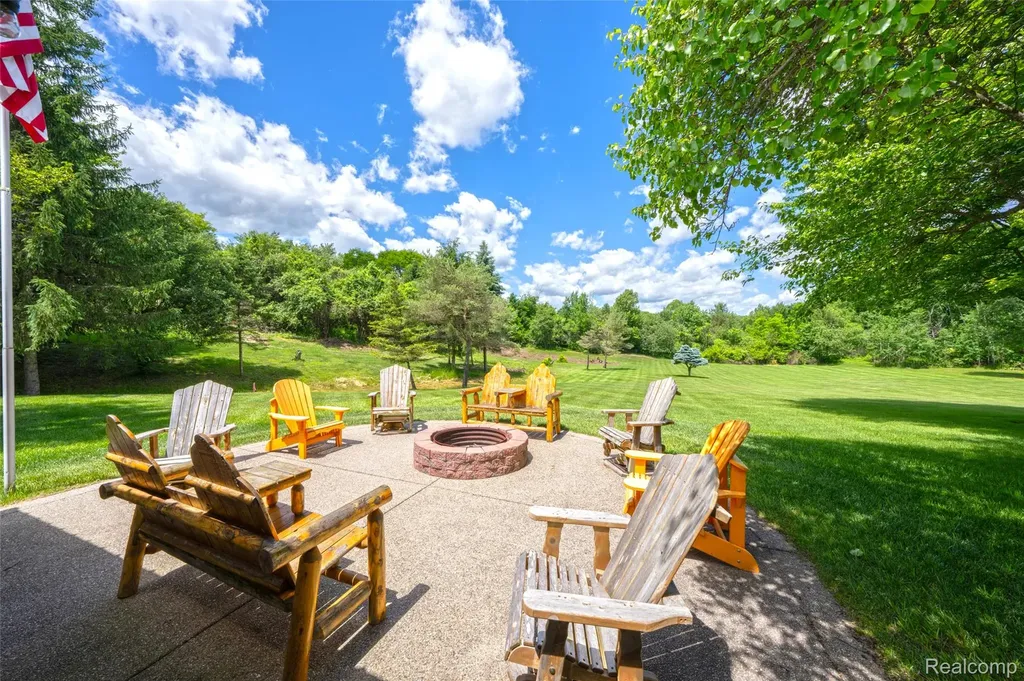 5233 Crawford Road Dryden Township MI 48428