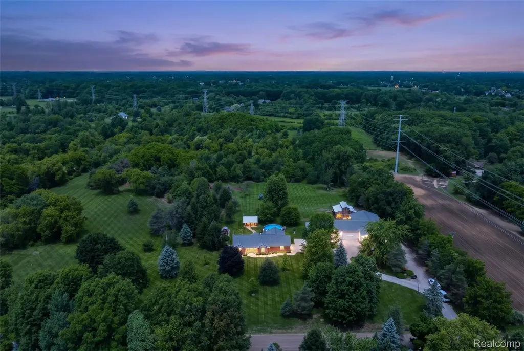 5233 Crawford Road Dryden Township MI 48428