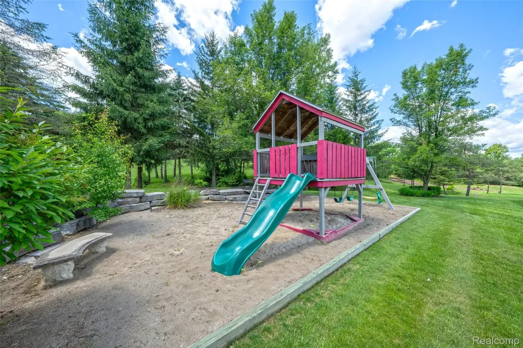 5233 Crawford Road Dryden Township MI 48428