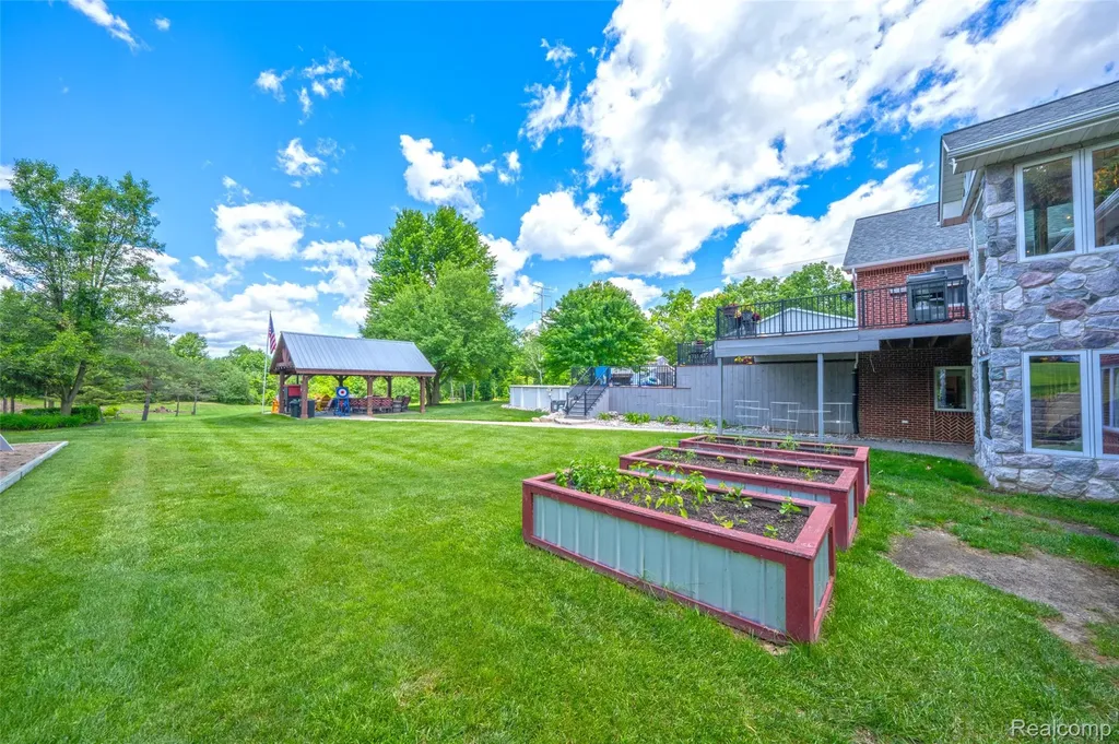 5233 Crawford Road Dryden Township MI 48428
