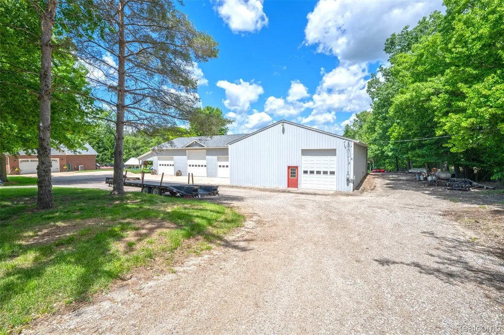 5233 Crawford Road Dryden Township MI 48428