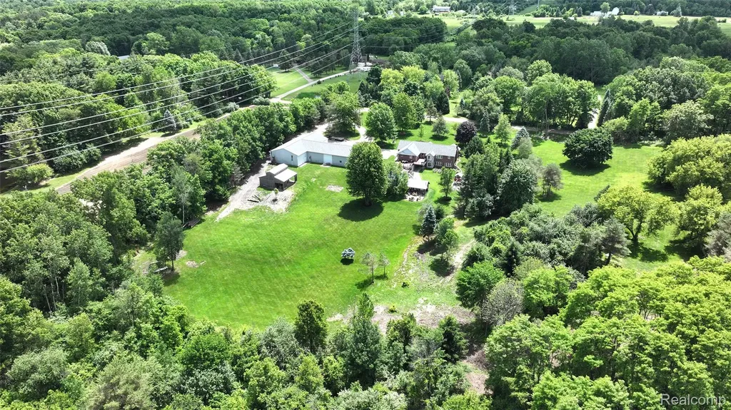 5233 Crawford Road Dryden Township MI 48428