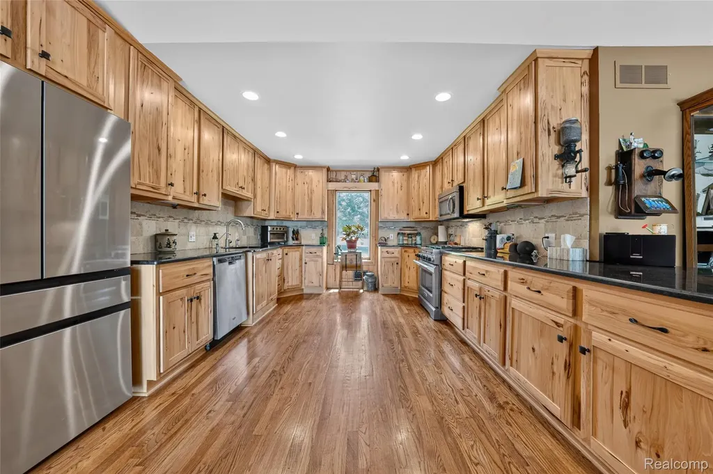 5233 Crawford Road Dryden Township MI 48428