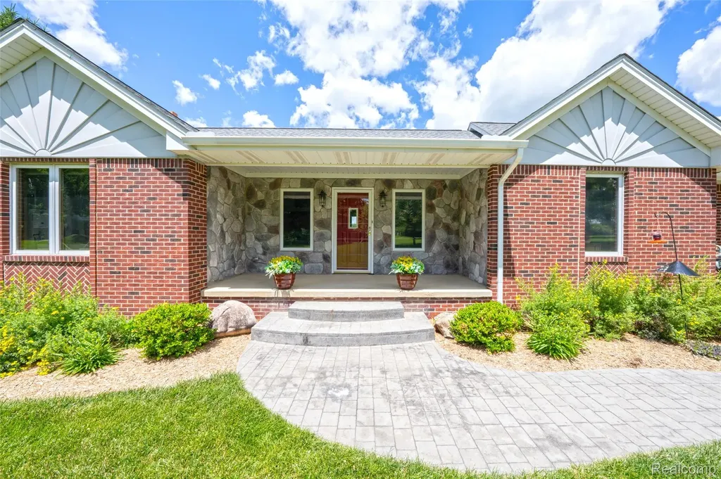 5233 Crawford Road Dryden Township MI 48428