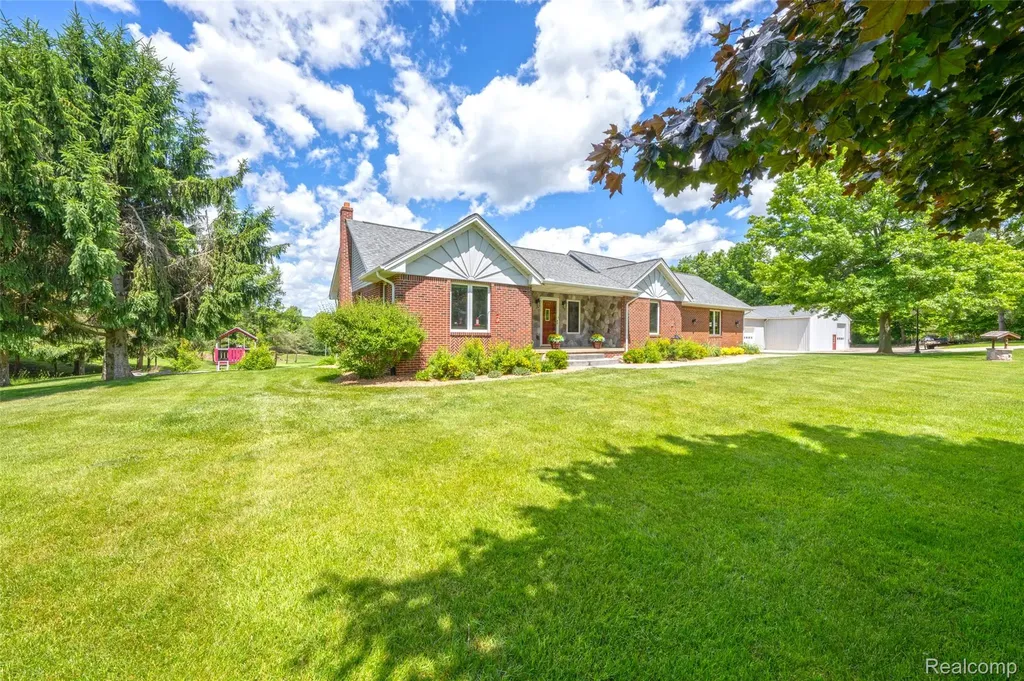 5233 Crawford Road Dryden Township MI 48428