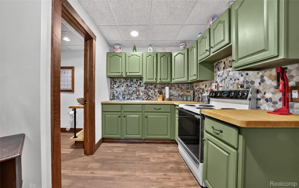 5233 Crawford Road Dryden Township MI 48428