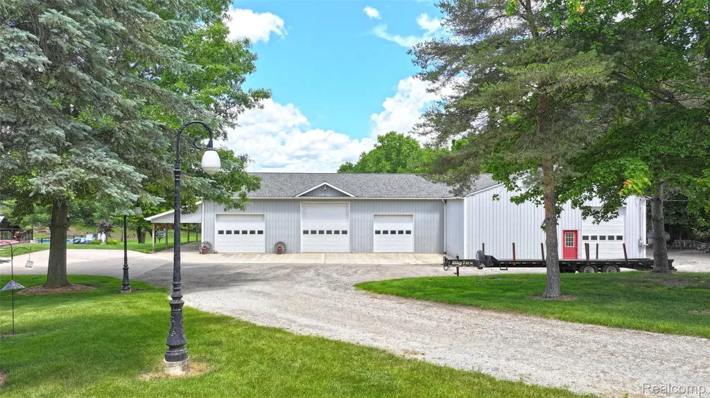 5233 Crawford Road Dryden Township MI 48428