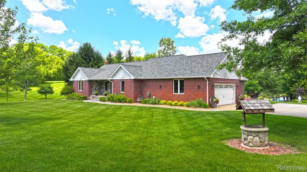 5233 Crawford Road Dryden Township MI 48428