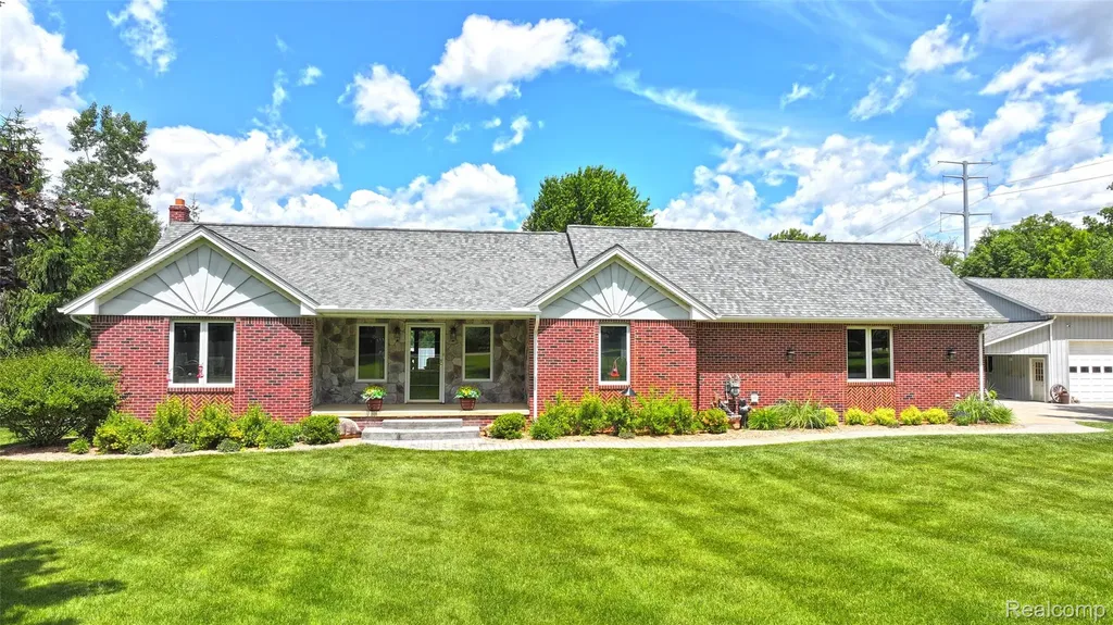 5233 Crawford Road Dryden Township MI 48428