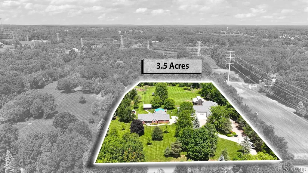 5233 Crawford Road Dryden Township MI 48428