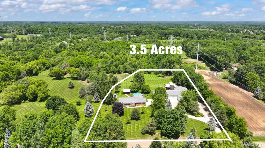 5233 Crawford Road Dryden Township MI 48428