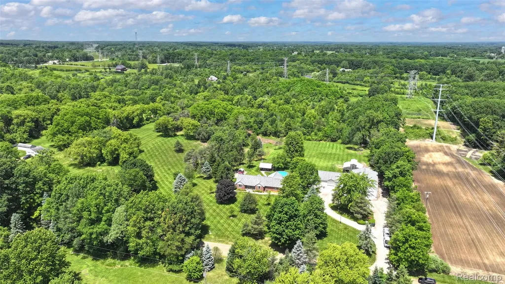 5233 Crawford Road Dryden Township MI 48428