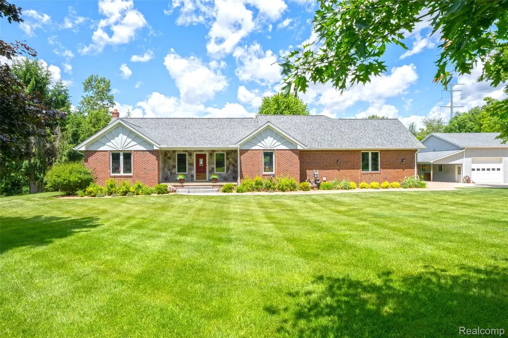 5233 Crawford Road Dryden Township MI 48428