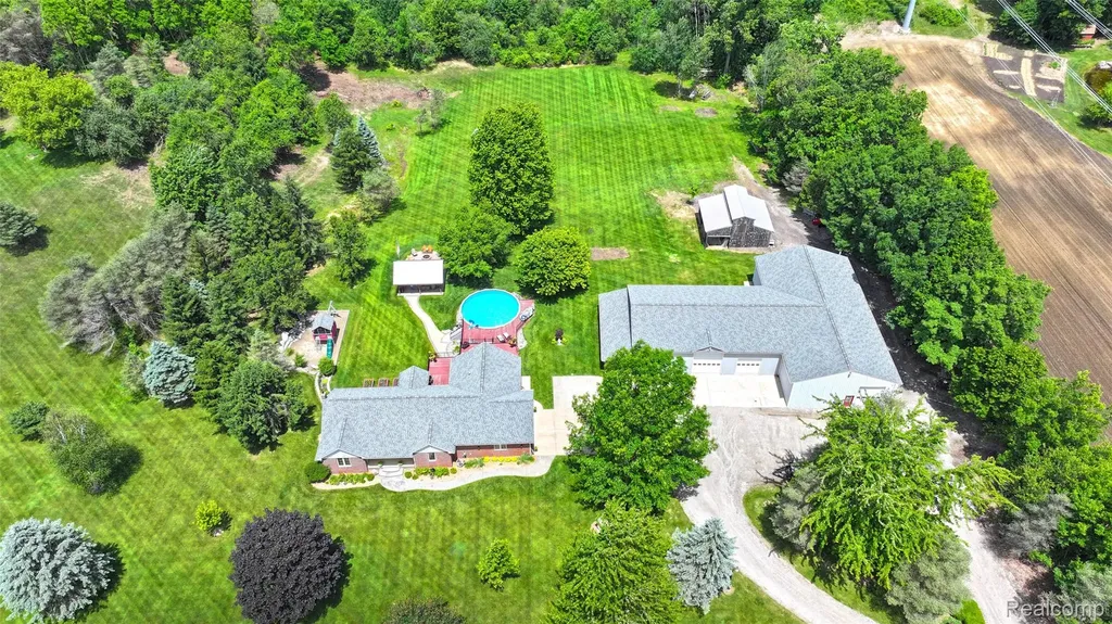 5233 Crawford Road Dryden Township MI 48428