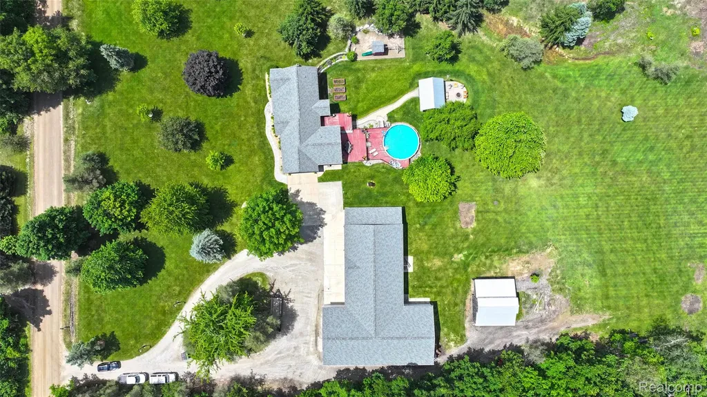 5233 Crawford Road Dryden Township MI 48428