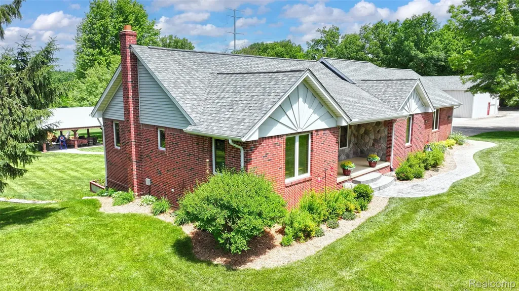 5233 Crawford Road Dryden Township MI 48428