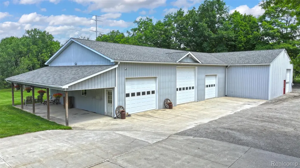 5233 Crawford Road Dryden Township MI 48428