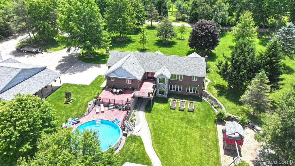 5233 Crawford Road Dryden Township MI 48428