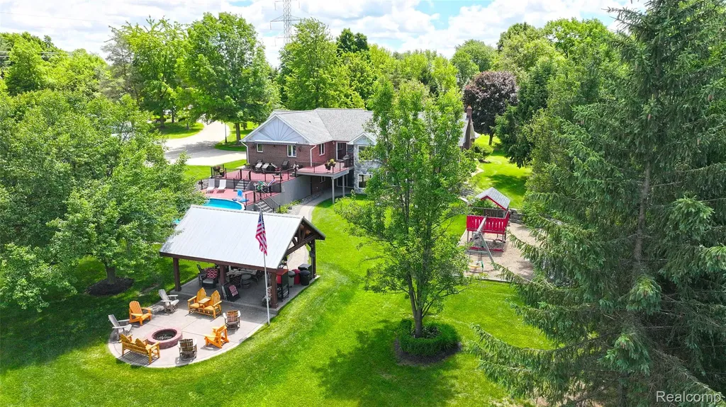 5233 Crawford Road Dryden Township MI 48428