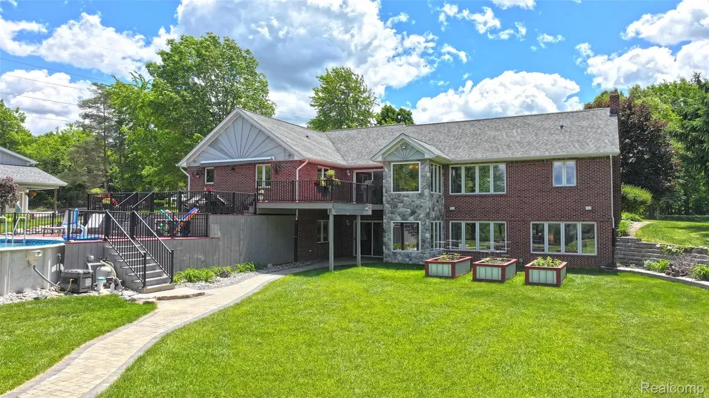 5233 Crawford Road Dryden Township MI 48428