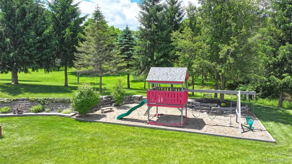 5233 Crawford Road Dryden Township MI 48428