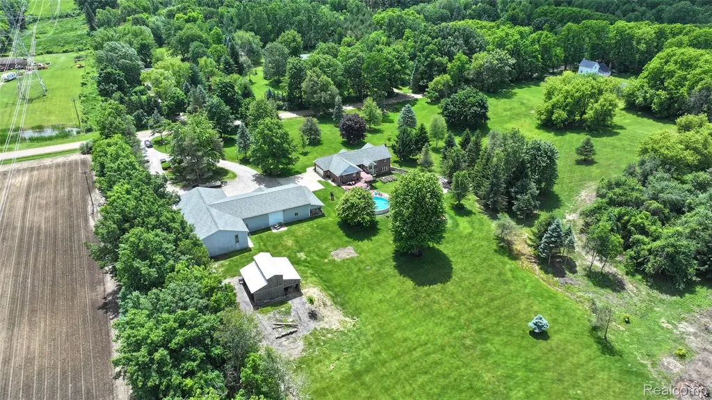 5233 Crawford Road Dryden Township MI 48428