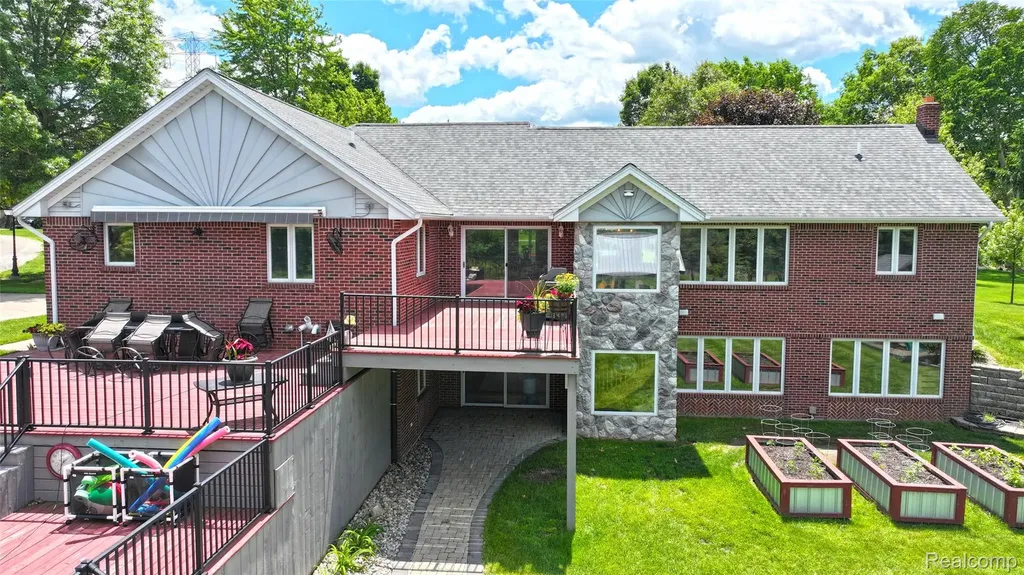 5233 Crawford Road Dryden Township MI 48428