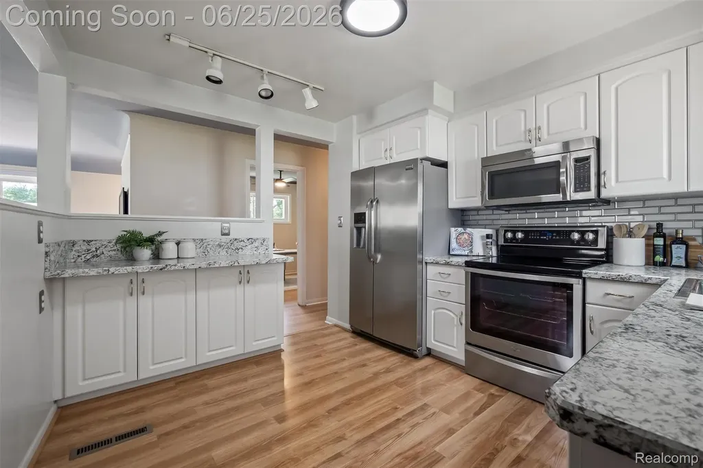 35919 Larchwood Street Clinton Charter Township MI 48035