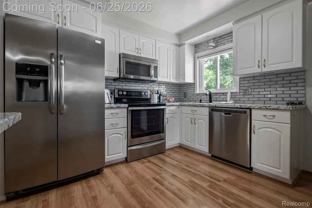 35919 Larchwood Street Clinton Charter Township MI 48035