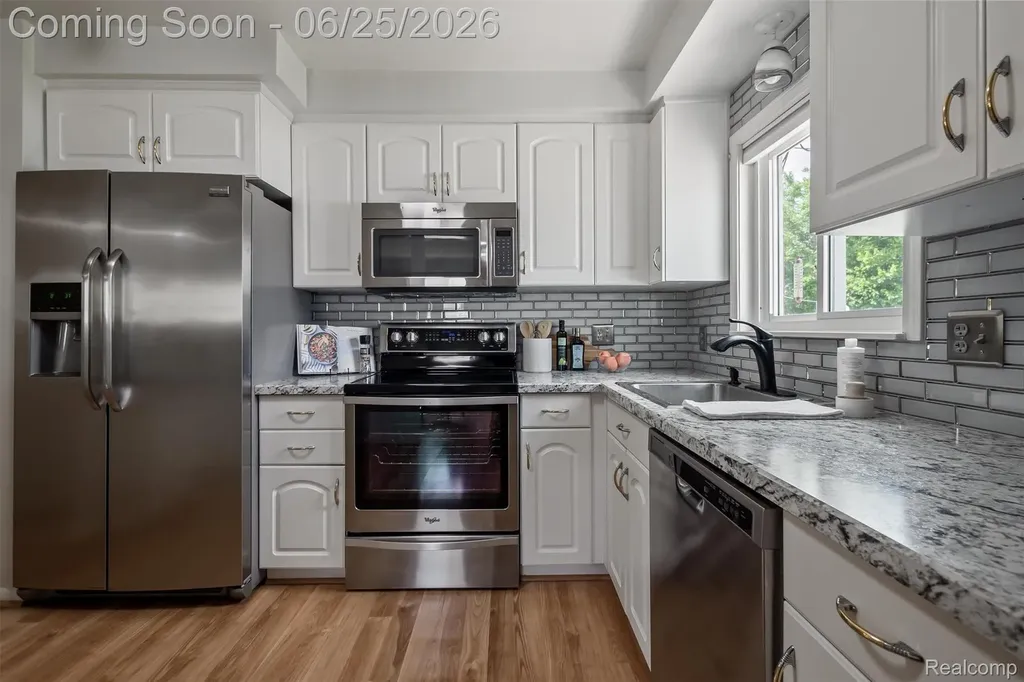 35919 Larchwood Street Clinton Charter Township MI 48035