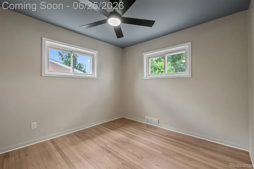 35919 Larchwood Street Clinton Charter Township MI 48035