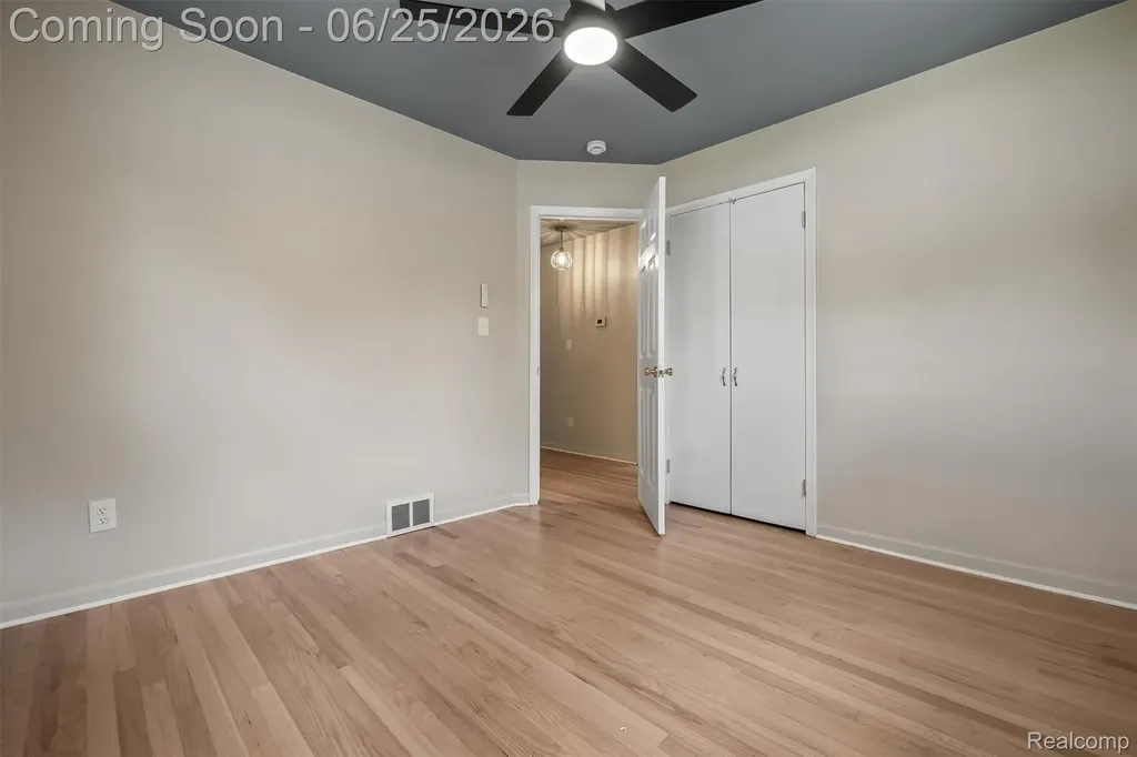 35919 Larchwood Street Clinton Charter Township MI 48035