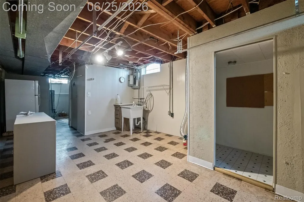 35919 Larchwood Street Clinton Charter Township MI 48035