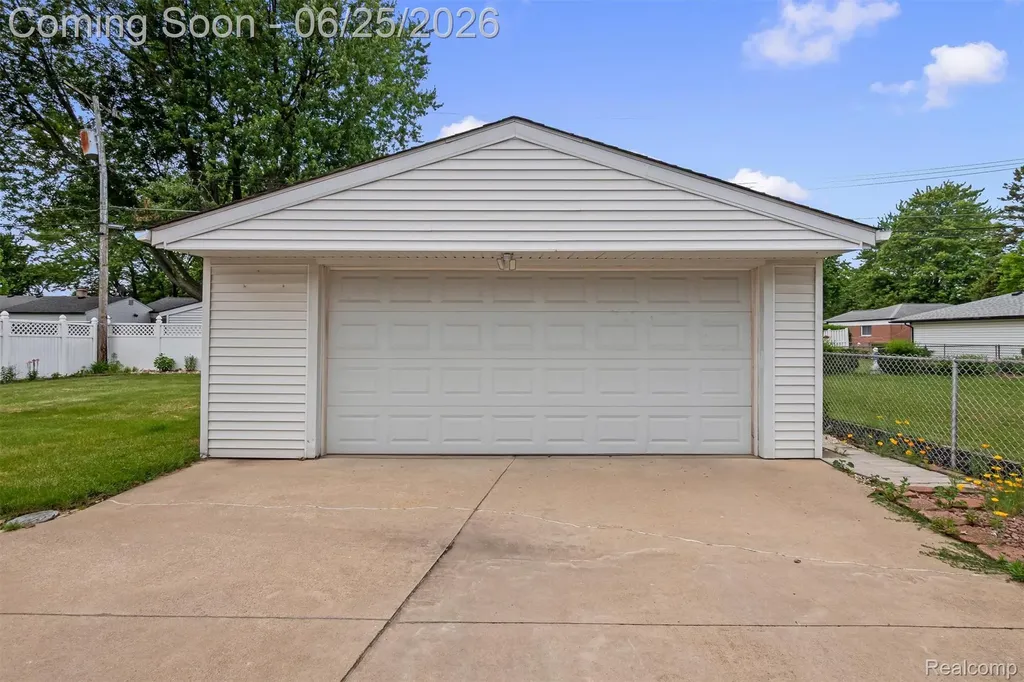 35919 Larchwood Street Clinton Charter Township MI 48035