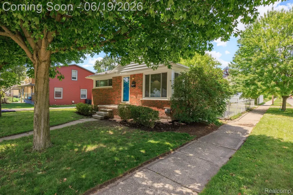 2879 Royal Avenue Berkley City MI 48072