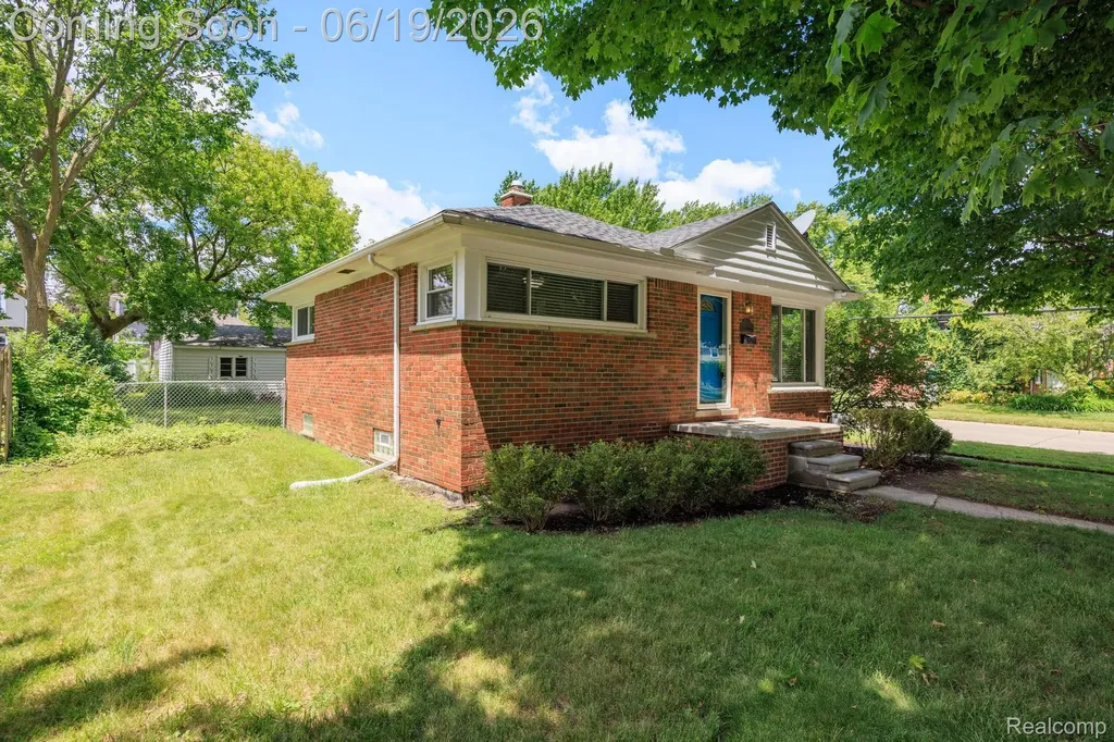 2879 Royal Avenue Berkley City MI 48072