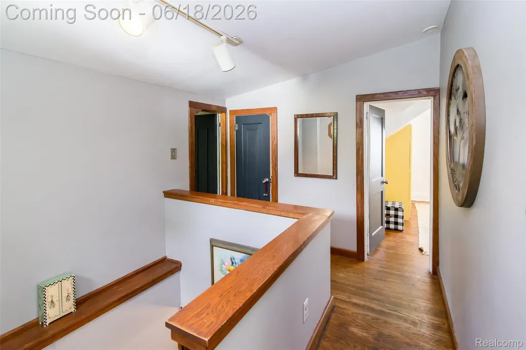 140 E Lawrence Avenue Royal Oak City MI 48073