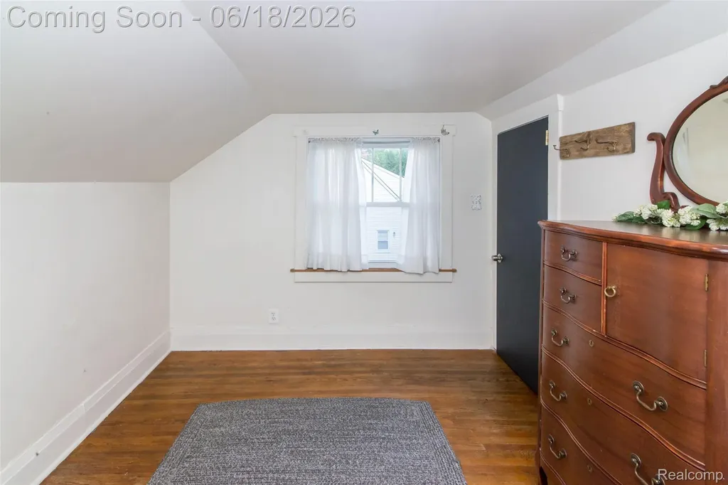 140 E Lawrence Avenue Royal Oak City MI 48073